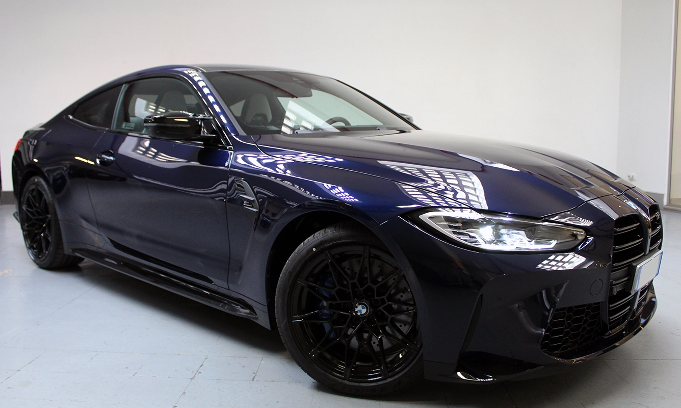 rent BMW M4 Coupé rent BMW M4 Coupé